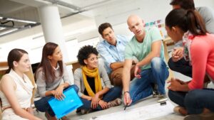 Wat is teamdynamiek? Creëer sterkere teams